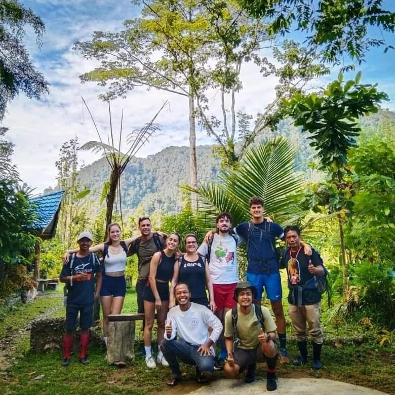 Batu Kapal Guest House & Jungle Trekking Bukit Lawang Exteriör bild
