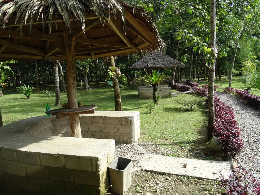 Batu Kapal Guest House & Jungle Trekking Bukit Lawang Exteriör bild
